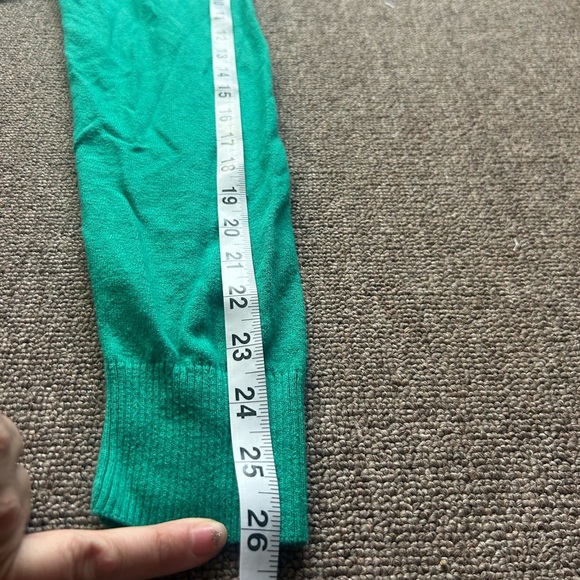 Retreat, size Large, Green V-Neck Sweater cotton and cashmere, super soft - Picture 9 of 10